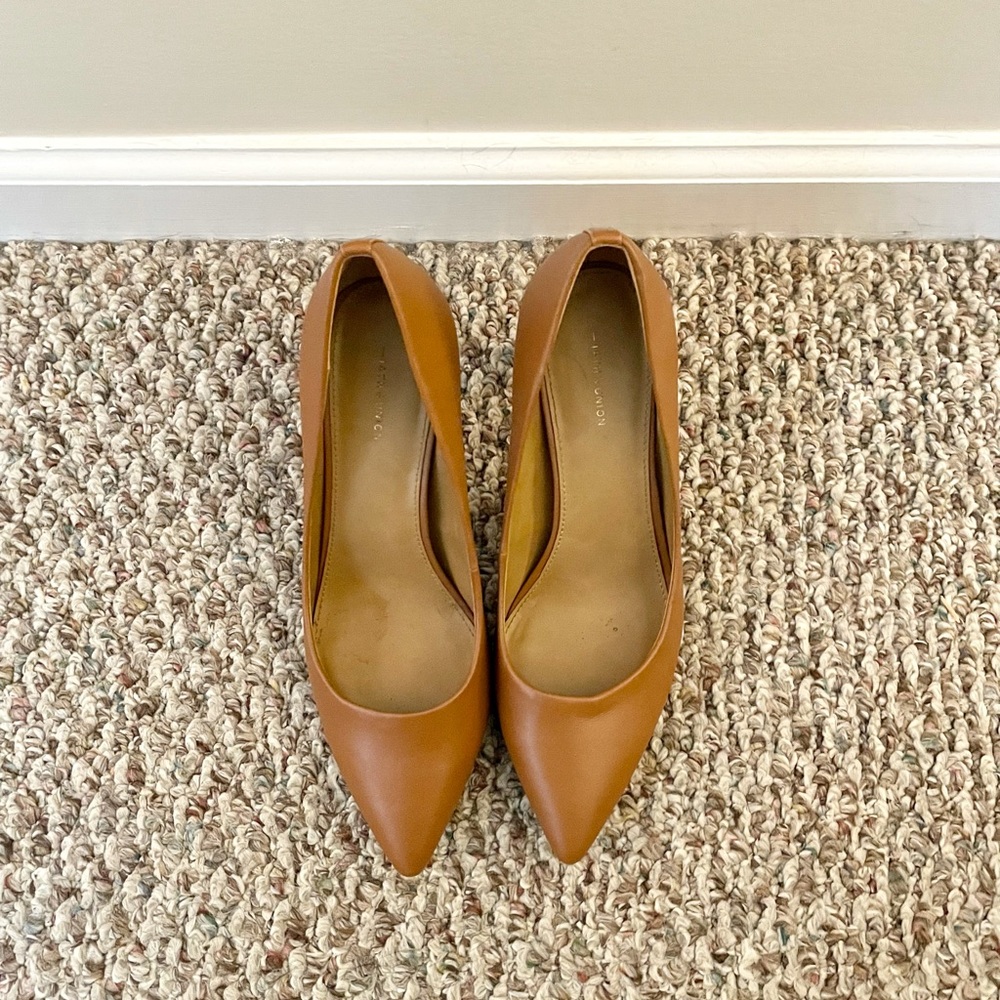 14th & Union Women’s Brown Pumps